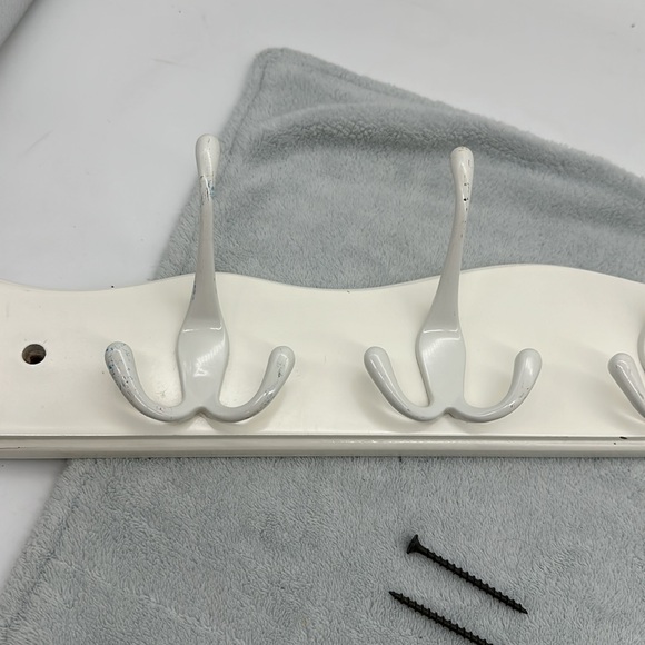 Wooden Slender w/Router Edges-4-Large Metal Hooks Coat/Hat Wall Mount Rack - Picture 5 of 7